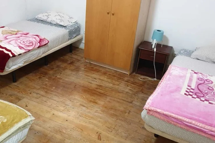 Room 11 of 28
