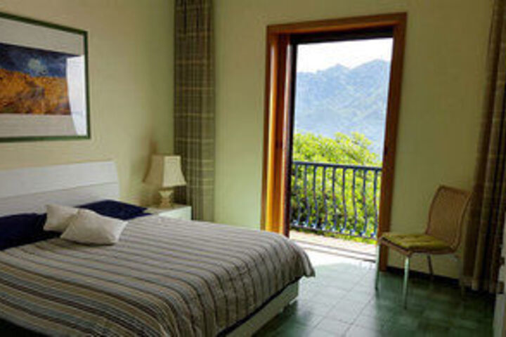Room 10 of 20