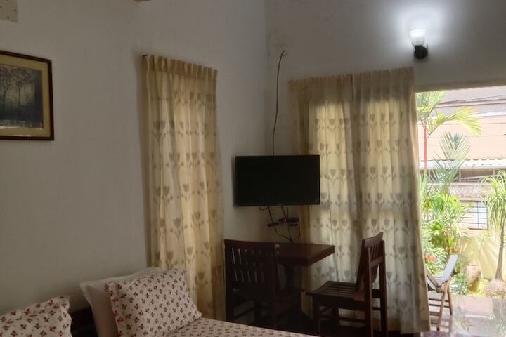 Room 13 of 34