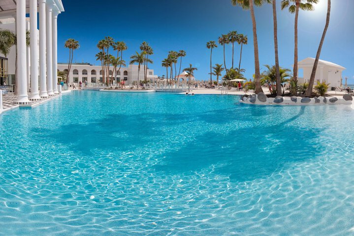 Pool Hotel