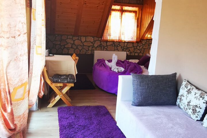 Room 16 of 27