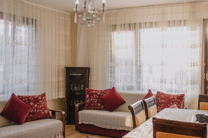 Room 12 of 25