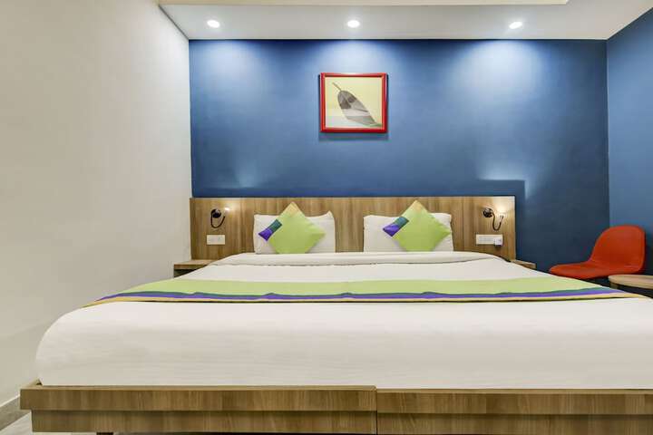 Room 7 of 32