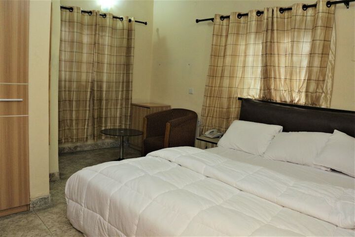 Room 8 of 26