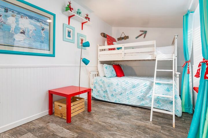 Room 6 of 39