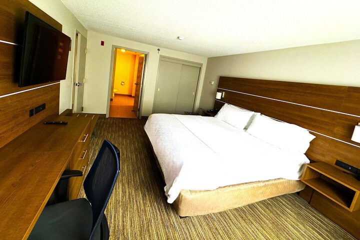 Suite King Size Bed (20 of 38)