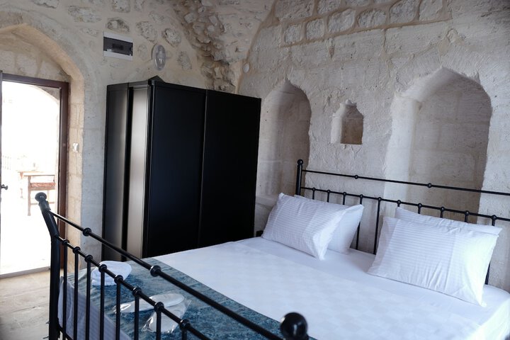 Room 7 of 20