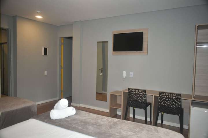 Room 8 of 33