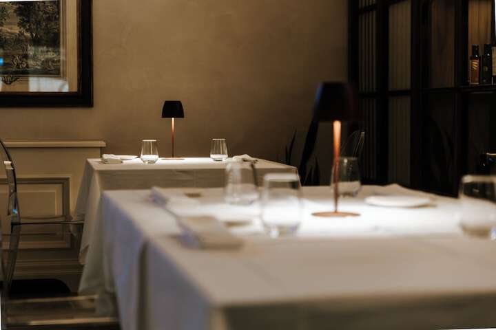 Dining 16 of 27