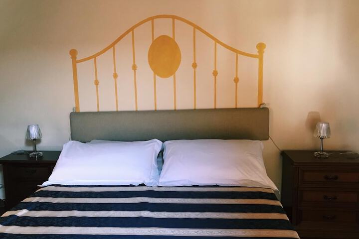Room 8 of 65