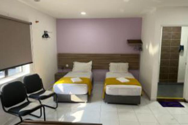 Room 8 of 9