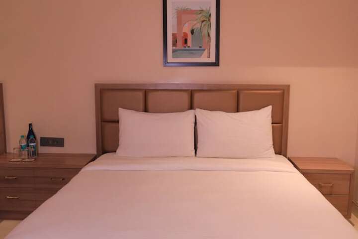 Room 7 of 27