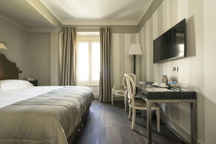 Room 28 of 46