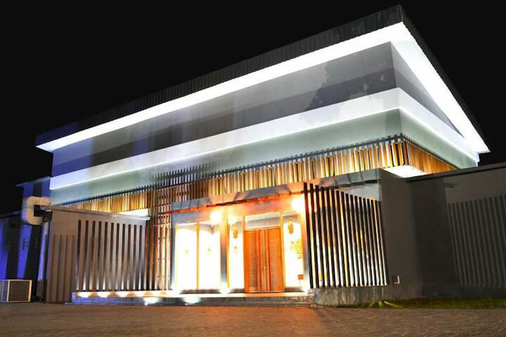 Hotel 83 of 90