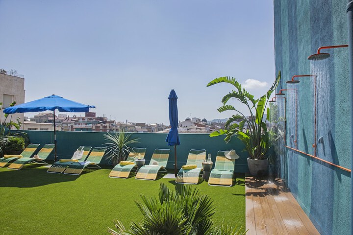 Sundeck 46 of 52