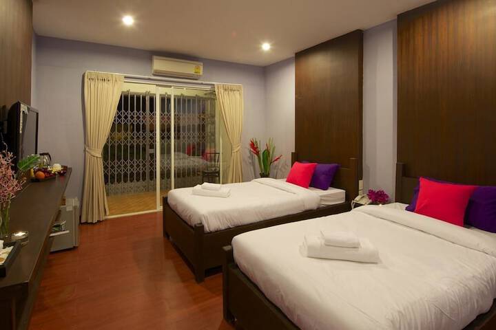 Room 4 of 70