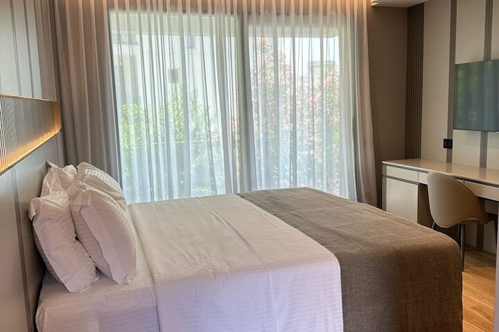Room 17 of 42