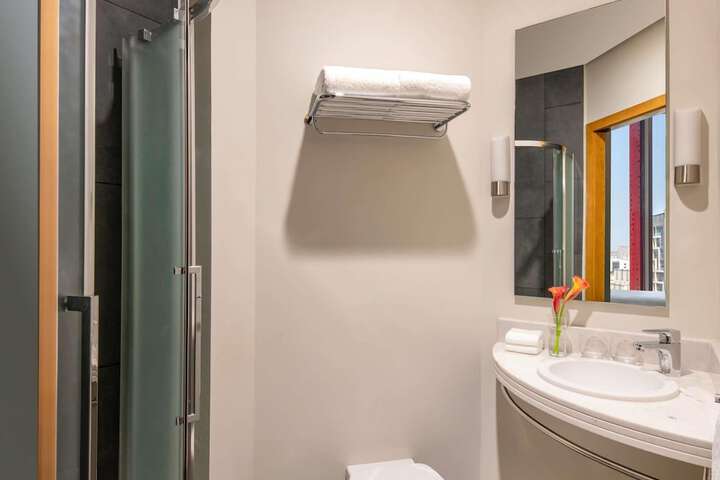 Room 4 of 79