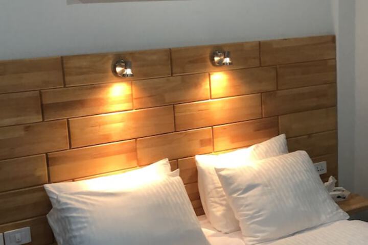 Room 3 of 22