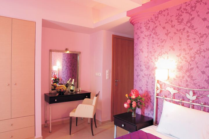 Room 10 of 48
