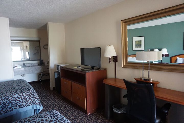 2 Double Beds (9 of 9)