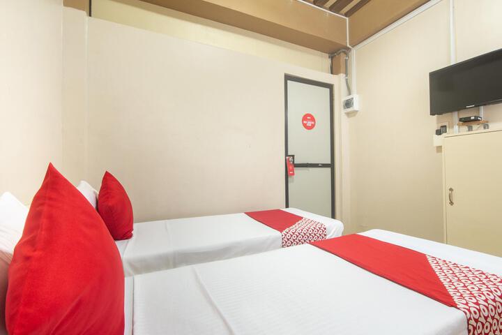 Room 16 of 31