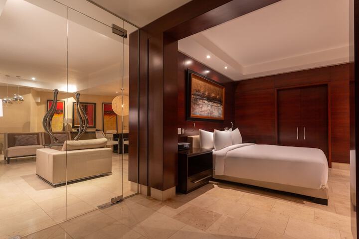 Room 8 of 135