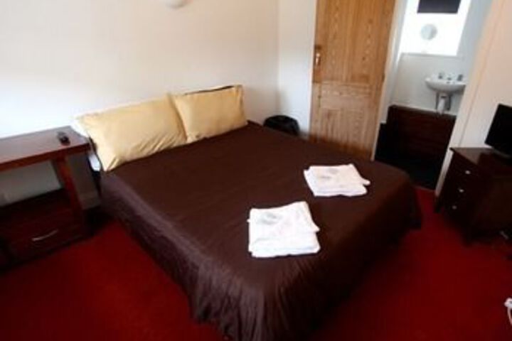 Room 13 of 24