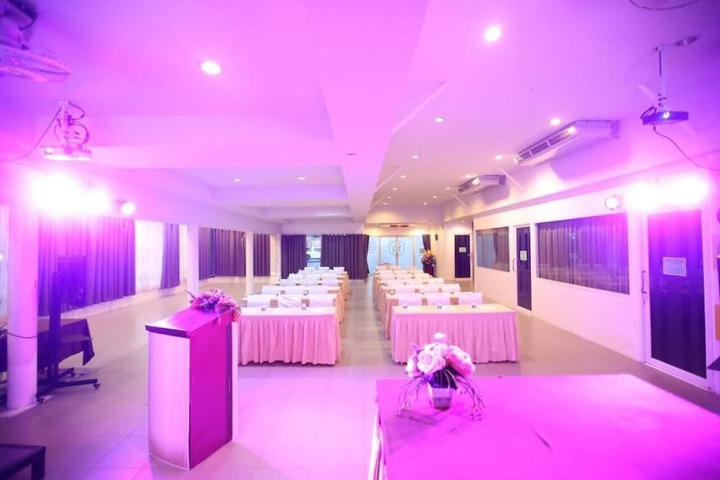 Ballroom/Hall 97 of 113