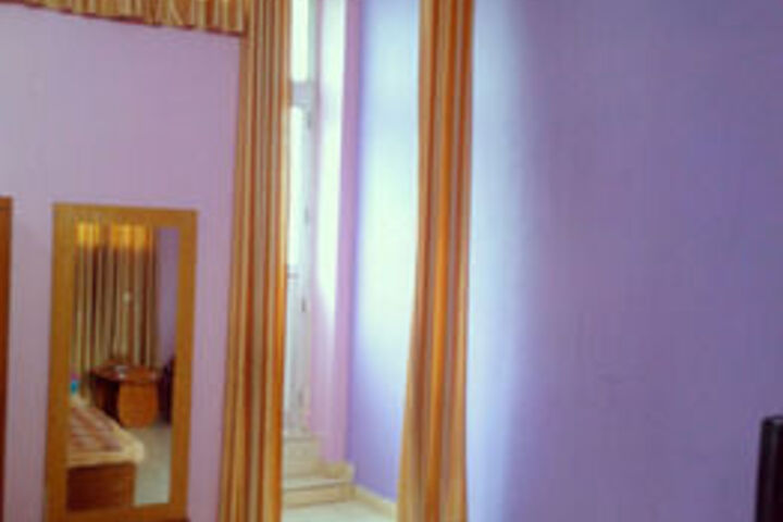 Room 11 of 20