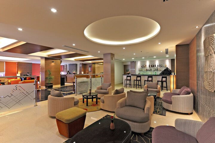 Lounge 118 of 133