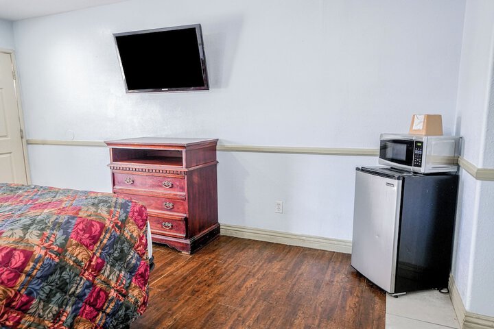 Room 15 of 37