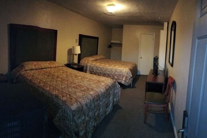 Room 7 of 19