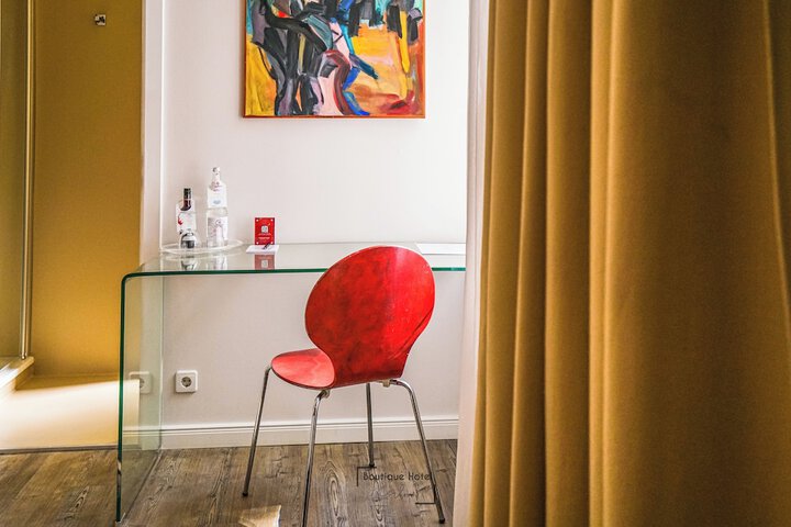 Room 80 of 136