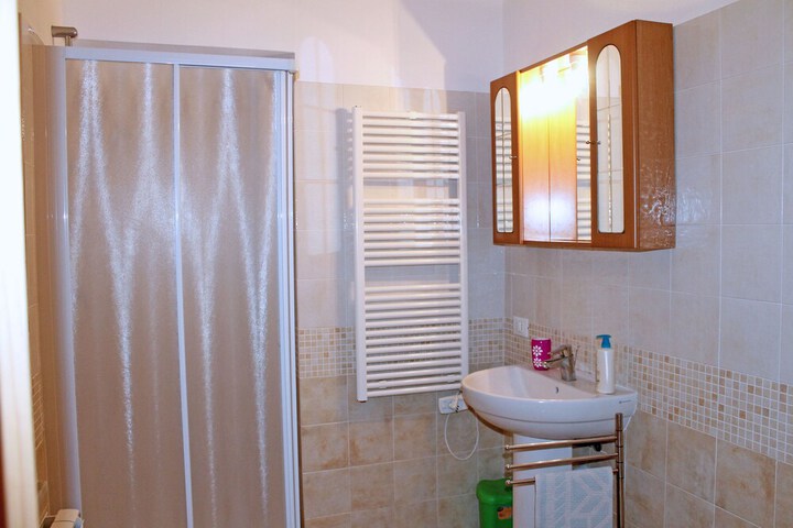 Room 17 of 24
