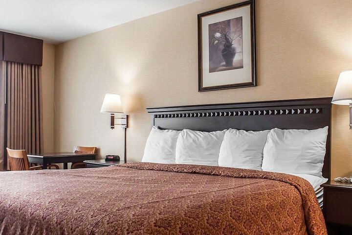 1 King Bed (9 of 14)
