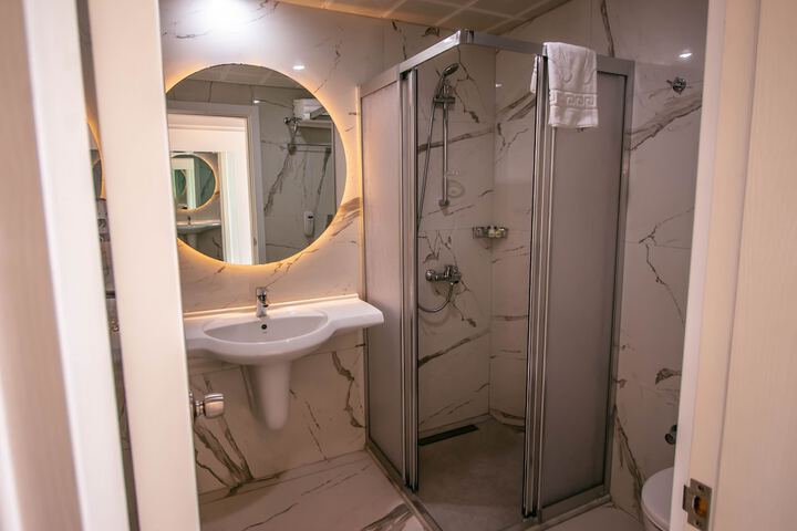 Room 15 of 63