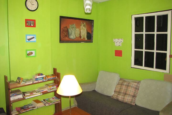 Room 13 of 48