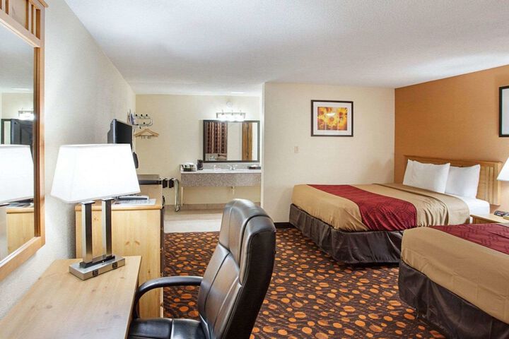 Room 15 of 26