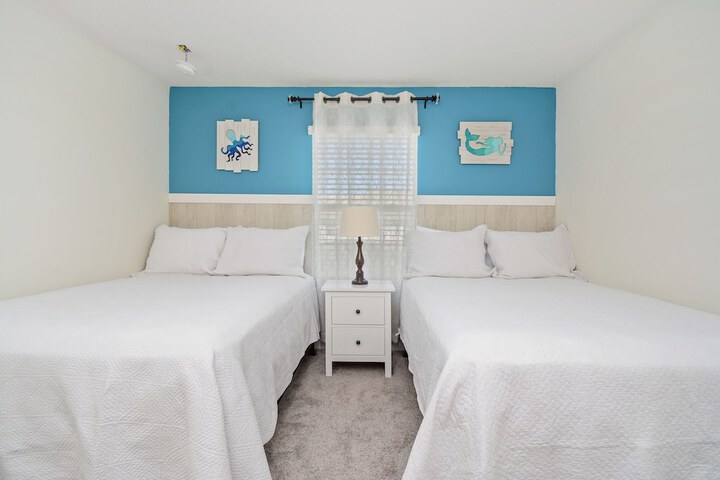 Room 4 of 27