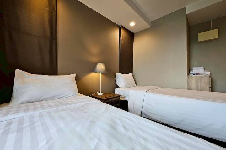 Room 40 of 94