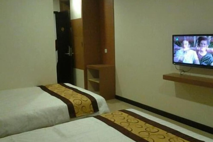 Room 13 of 31