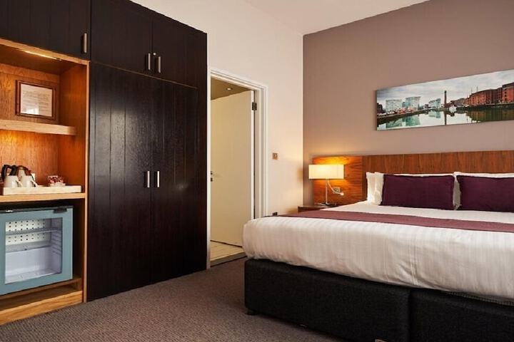 Room 14 of 32