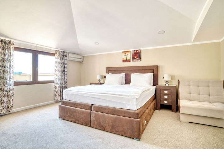 Room 22 of 62