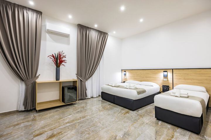 Room 4 of 26