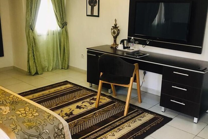 Room 18 of 68