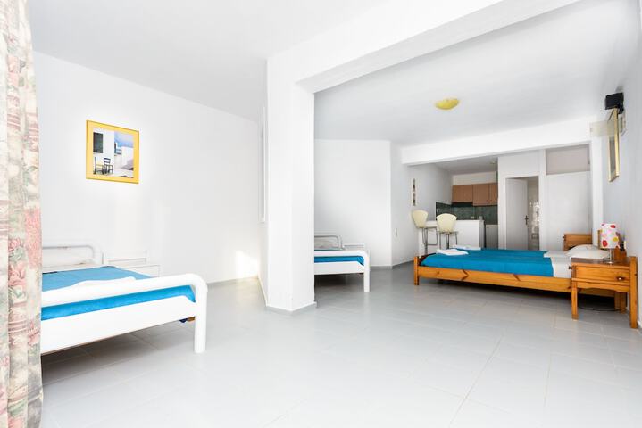 Room 27 of 65