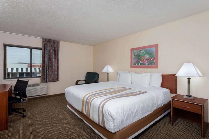 Standard | King Bed (9 of 9)