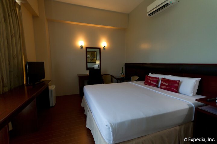 Room 9 of 47