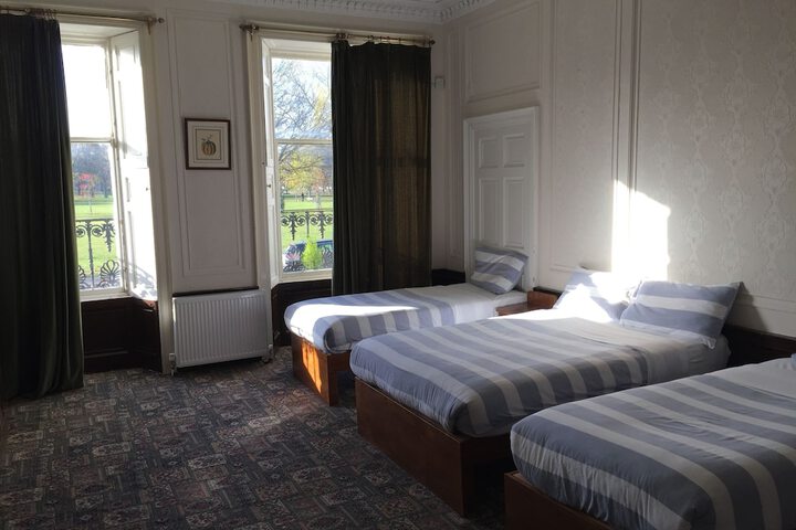 Room 11 of 37